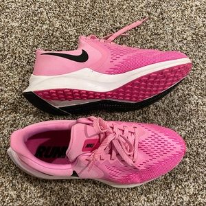 Hot pink Nike tennis shoes 💕